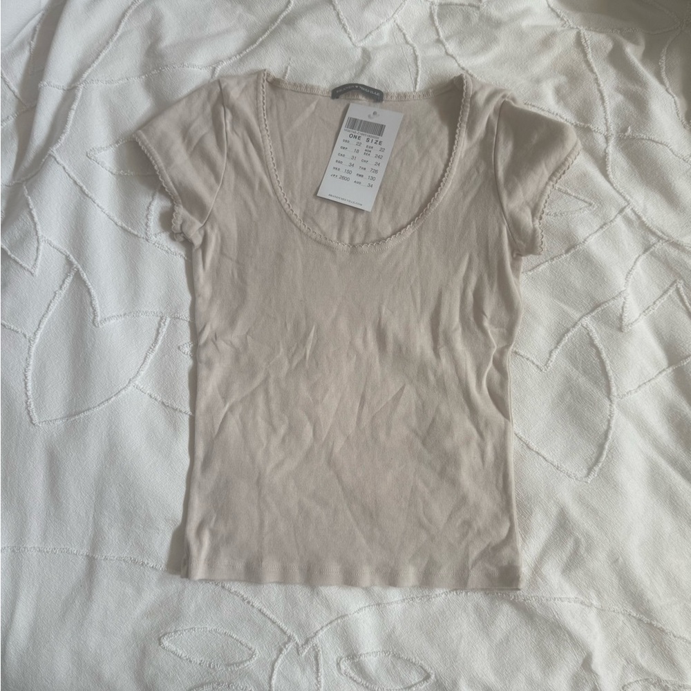 Brandy Melville Tan Fitted Short Sleeve T-Shirt Small NWT